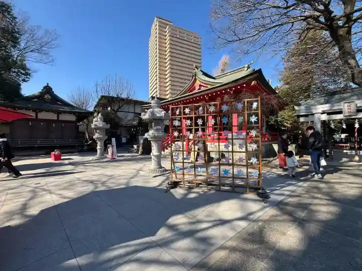 越谷香取神社の{uncategorized: "未分類", other: "その他", undefined: "問題あり", building: "その他建物", grave: "お墓", sacred_gate: "鳥居", guardian: "狛犬", statue: "像", buddha: "仏像", history: "歴史", nature: "自然", garden: "庭園", animal: "動物", pagoda: "塔", temizu: "手水舎", mountain_gate: "山門・神門", sanctuary: "本殿・本堂", subordinate: "末社・摂社", art: "芸術", scenery: "景色", jizo: "地蔵", ema: "絵馬", goshuin: "御朱印", omikuji: "おみくじ", items: "授与品その他", amulet: "お守り", goshuincho: "御朱印帳", eats: "食事", festival: "お祭り", votive_dance: "神楽", shichigosan: "七五三参", wedding: "結婚式", experience: "体験その他", initially: "初詣", around: "周辺", anti_infection: "感染症対策"}