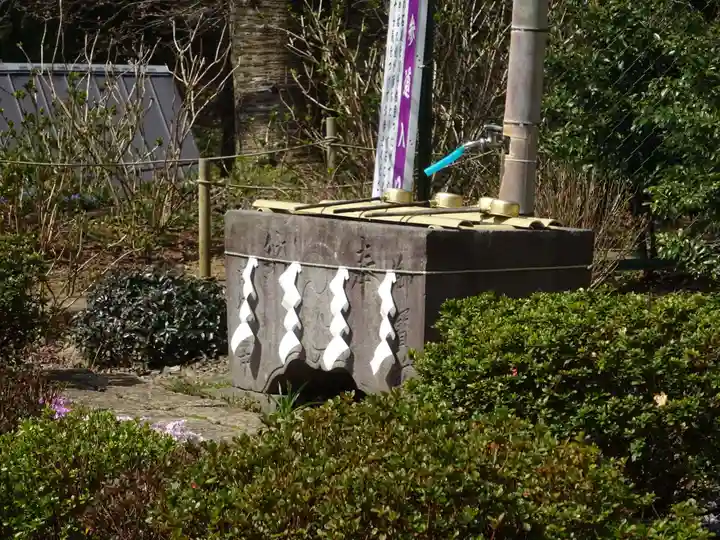 白山神社の手水舎