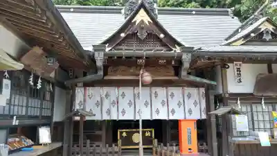 白蛇辨財天の本殿・本堂