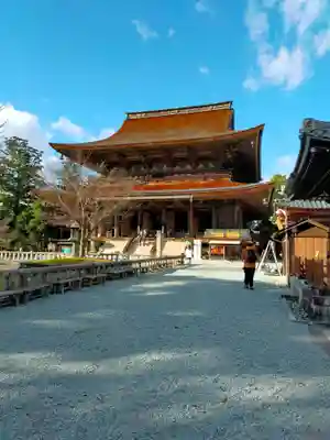 金峯山寺の本殿・本堂