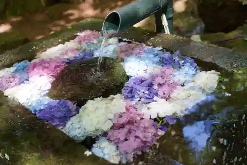 磐椅神社の手水舎