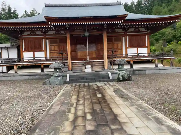 東海寺の本殿・本堂