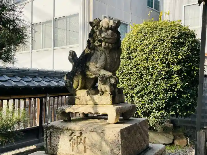 國造神社の{uncategorized: "未分類", other: "その他", undefined: "問題あり", building: "その他建物", grave: "お墓", sacred_gate: "鳥居", guardian: "狛犬", statue: "像", buddha: "仏像", history: "歴史", nature: "自然", garden: "庭園", animal: "動物", pagoda: "塔", temizu: "手水舎", mountain_gate: "山門・神門", sanctuary: "本殿・本堂", subordinate: "末社・摂社", art: "芸術", scenery: "景色", jizo: "地蔵", ema: "絵馬", goshuin: "御朱印", omikuji: "おみくじ", items: "授与品その他", amulet: "お守り", goshuincho: "御朱印帳", eats: "食事", festival: "お祭り", votive_dance: "神楽", shichigosan: "七五三参", wedding: "結婚式", experience: "体験その他", initially: "初詣", around: "周辺", anti_infection: "感染症対策"}