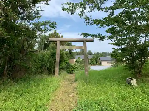 六所神社の鳥居