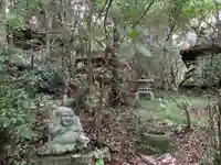 子守稲荷大明神の像