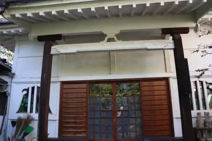 定泉寺の本殿・本堂