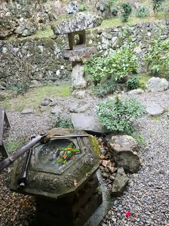 柳谷観音 楊谷寺の{uncategorized: "未分類", other: "その他", undefined: "問題あり", building: "その他建物", grave: "お墓", sacred_gate: "鳥居", guardian: "狛犬", statue: "像", buddha: "仏像", history: "歴史", nature: "自然", garden: "庭園", animal: "動物", pagoda: "塔", temizu: "手水舎", mountain_gate: "山門・神門", sanctuary: "本殿・本堂", subordinate: "末社・摂社", art: "芸術", scenery: "景色", jizo: "地蔵", ema: "絵馬", goshuin: "御朱印", omikuji: "おみくじ", items: "授与品その他", amulet: "お守り", goshuincho: "御朱印帳", eats: "食事", festival: "お祭り", votive_dance: "神楽", shichigosan: "七五三参", wedding: "結婚式", experience: "体験その他", initially: "初詣", around: "周辺", anti_infection: "感染症対策"}