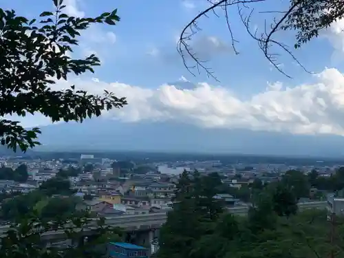 新倉富士浅間神社の景色