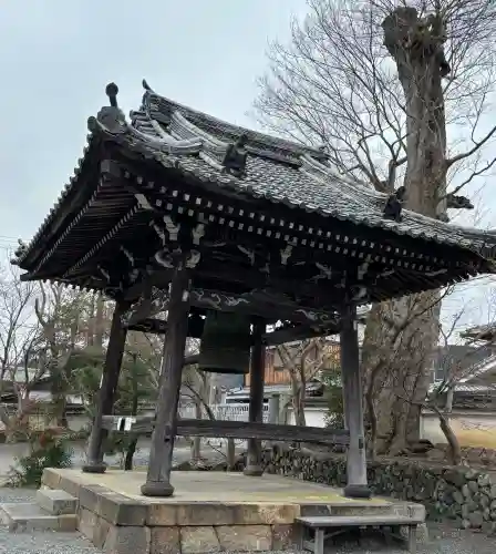 穴太寺の{uncategorized: "未分類", other: "その他", undefined: "問題あり", building: "その他建物", grave: "お墓", sacred_gate: "鳥居", guardian: "狛犬", statue: "像", buddha: "仏像", history: "歴史", nature: "自然", garden: "庭園", animal: "動物", pagoda: "塔", temizu: "手水舎", mountain_gate: "山門・神門", sanctuary: "本殿・本堂", subordinate: "末社・摂社", art: "芸術", scenery: "景色", jizo: "地蔵", ema: "絵馬", goshuin: "御朱印", omikuji: "おみくじ", items: "授与品その他", amulet: "お守り", goshuincho: "御朱印帳", eats: "食事", festival: "お祭り", votive_dance: "神楽", shichigosan: "七五三参", wedding: "結婚式", experience: "体験その他", initially: "初詣", around: "周辺", anti_infection: "感染症対策"}