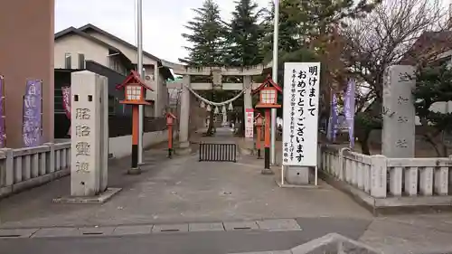 草加神社の鳥居