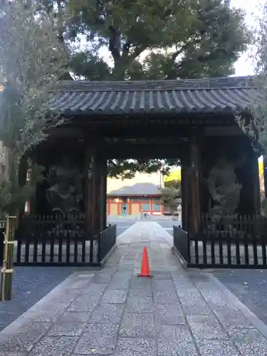 宝仙寺の山門