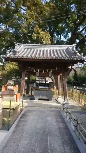 冠纓神社の手水