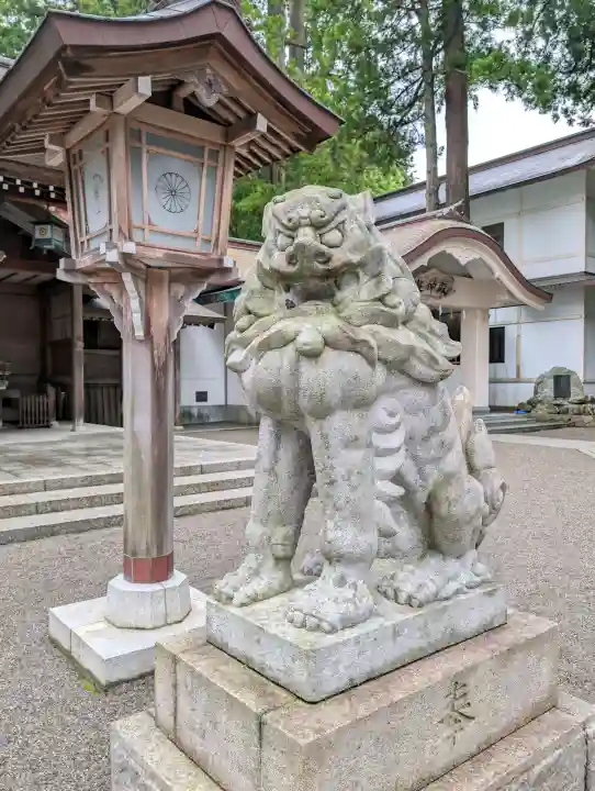 白山比咩神社の{uncategorized: "未分類", other: "その他", undefined: "問題あり", building: "その他建物", grave: "お墓", sacred_gate: "鳥居", guardian: "狛犬", statue: "像", buddha: "仏像", history: "歴史", nature: "自然", garden: "庭園", animal: "動物", pagoda: "塔", temizu: "手水舎", mountain_gate: "山門・神門", sanctuary: "本殿・本堂", subordinate: "末社・摂社", art: "芸術", scenery: "景色", jizo: "地蔵", ema: "絵馬", goshuin: "御朱印", omikuji: "おみくじ", items: "授与品その他", amulet: "お守り", goshuincho: "御朱印帳", eats: "食事", festival: "お祭り", votive_dance: "神楽", shichigosan: "七五三参", wedding: "結婚式", experience: "体験その他", initially: "初詣", around: "周辺", anti_infection: "感染症対策"}