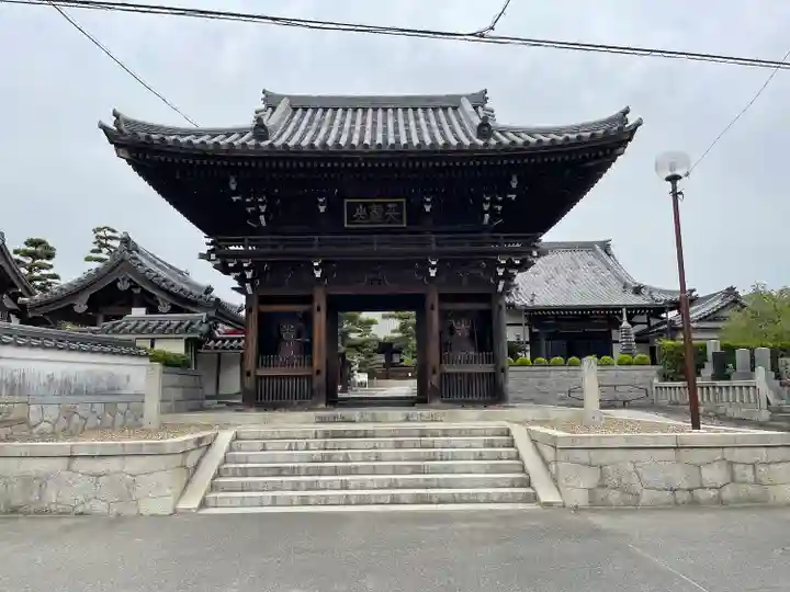 常楽寺の山門・神門