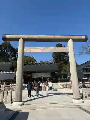 丹後一ノ宮 元伊勢 籠神社の{uncategorized: "未分類", other: "その他", undefined: "問題あり", building: "その他建物", grave: "お墓", sacred_gate: "鳥居", guardian: "狛犬", statue: "像", buddha: "仏像", history: "歴史", nature: "自然", garden: "庭園", animal: "動物", pagoda: "塔", temizu: "手水舎", mountain_gate: "山門・神門", sanctuary: "本殿・本堂", subordinate: "末社・摂社", art: "芸術", scenery: "景色", jizo: "地蔵", ema: "絵馬", goshuin: "御朱印", omikuji: "おみくじ", items: "授与品その他", amulet: "お守り", goshuincho: "御朱印帳", eats: "食事", festival: "お祭り", votive_dance: "神楽", shichigosan: "七五三参", wedding: "結婚式", experience: "体験その他", initially: "初詣", around: "周辺", anti_infection: "感染症対策"}