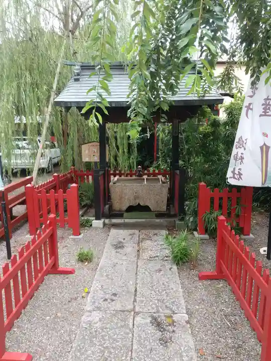 鴻神社の手水舎