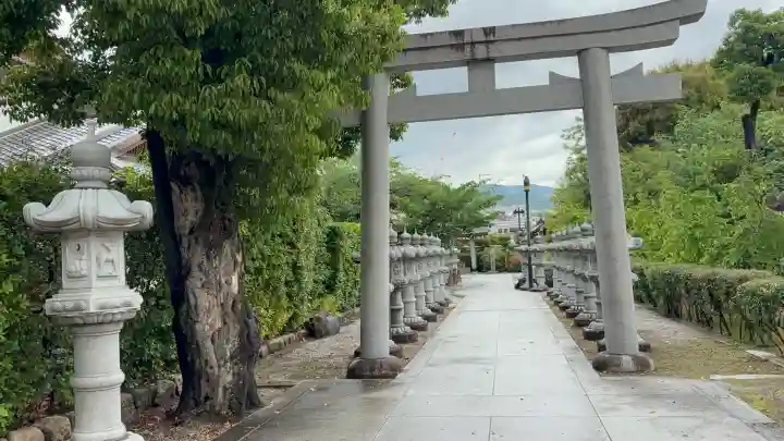 伊和志津神社の{uncategorized: "未分類", other: "その他", undefined: "問題あり", building: "その他建物", grave: "お墓", sacred_gate: "鳥居", guardian: "狛犬", statue: "像", buddha: "仏像", history: "歴史", nature: "自然", garden: "庭園", animal: "動物", pagoda: "塔", temizu: "手水舎", mountain_gate: "山門・神門", sanctuary: "本殿・本堂", subordinate: "末社・摂社", art: "芸術", scenery: "景色", jizo: "地蔵", ema: "絵馬", goshuin: "御朱印", omikuji: "おみくじ", items: "授与品その他", amulet: "お守り", goshuincho: "御朱印帳", eats: "食事", festival: "お祭り", votive_dance: "神楽", shichigosan: "七五三参", wedding: "結婚式", experience: "体験その他", initially: "初詣", around: "周辺", anti_infection: "感染症対策"}