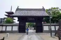 孝勝寺の山門・神門