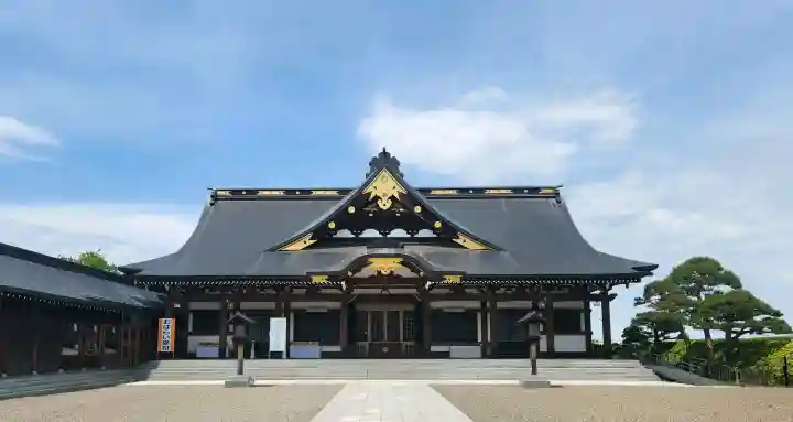 山形縣護國神社の{uncategorized: "未分類", other: "その他", undefined: "問題あり", building: "その他建物", grave: "お墓", sacred_gate: "鳥居", guardian: "狛犬", statue: "像", buddha: "仏像", history: "歴史", nature: "自然", garden: "庭園", animal: "動物", pagoda: "塔", temizu: "手水舎", mountain_gate: "山門・神門", sanctuary: "本殿・本堂", subordinate: "末社・摂社", art: "芸術", scenery: "景色", jizo: "地蔵", ema: "絵馬", goshuin: "御朱印", omikuji: "おみくじ", items: "授与品その他", amulet: "お守り", goshuincho: "御朱印帳", eats: "食事", festival: "お祭り", votive_dance: "神楽", shichigosan: "七五三参", wedding: "結婚式", experience: "体験その他", initially: "初詣", around: "周辺", anti_infection: "感染症対策"}