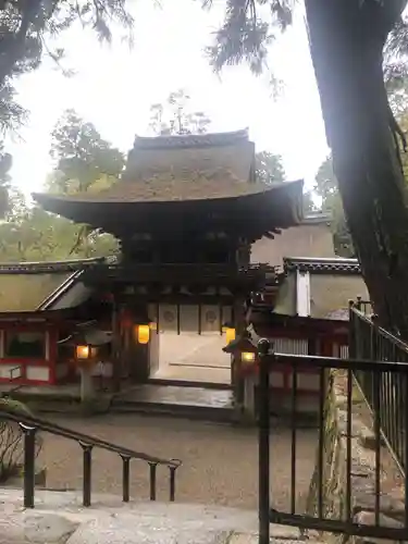 石上神宮の山門・神門