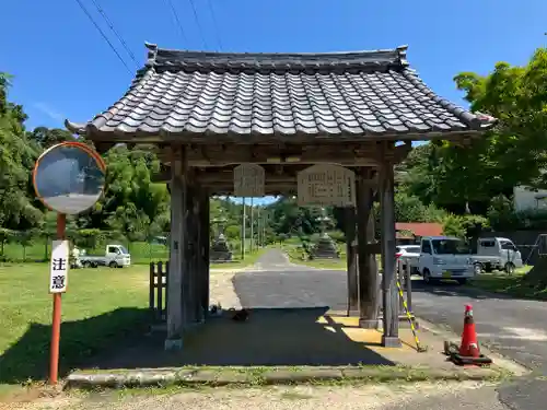 縁城寺の山門