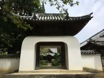 十禅律院の山門・神門