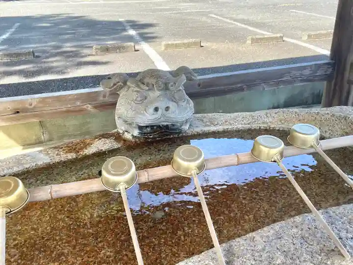伊奈冨神社の手水舎
