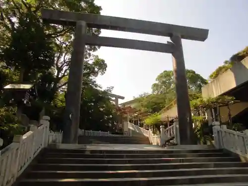 伊勢山皇大神宮の鳥居