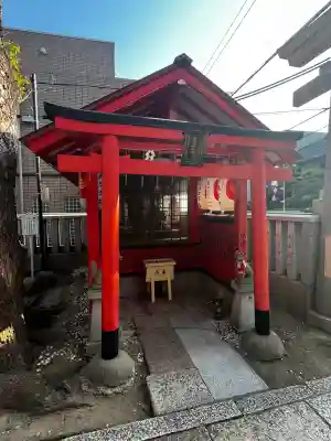 安倍晴明神社（阿倍王子神社境外末社）の{uncategorized: "未分類", other: "その他", undefined: "問題あり", building: "その他建物", grave: "お墓", sacred_gate: "鳥居", guardian: "狛犬", statue: "像", buddha: "仏像", history: "歴史", nature: "自然", garden: "庭園", animal: "動物", pagoda: "塔", temizu: "手水舎", mountain_gate: "山門・神門", sanctuary: "本殿・本堂", subordinate: "末社・摂社", art: "芸術", scenery: "景色", jizo: "地蔵", ema: "絵馬", goshuin: "御朱印", omikuji: "おみくじ", items: "授与品その他", amulet: "お守り", goshuincho: "御朱印帳", eats: "食事", festival: "お祭り", votive_dance: "神楽", shichigosan: "七五三参", wedding: "結婚式", experience: "体験その他", initially: "初詣", around: "周辺", anti_infection: "感染症対策"}