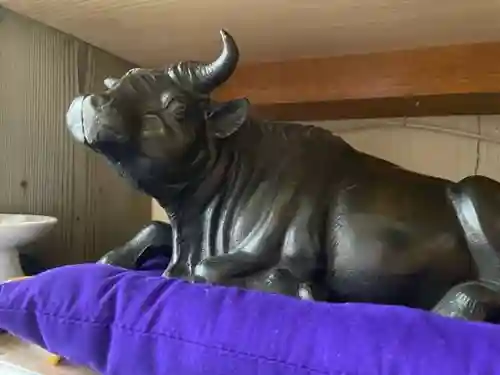 彌彦神社　(伊夜日子神社)の像