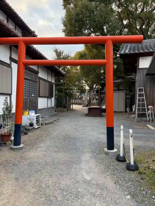 茅渟神社の{uncategorized: "未分類", other: "その他", undefined: "問題あり", building: "その他建物", grave: "お墓", sacred_gate: "鳥居", guardian: "狛犬", statue: "像", buddha: "仏像", history: "歴史", nature: "自然", garden: "庭園", animal: "動物", pagoda: "塔", temizu: "手水舎", mountain_gate: "山門・神門", sanctuary: "本殿・本堂", subordinate: "末社・摂社", art: "芸術", scenery: "景色", jizo: "地蔵", ema: "絵馬", goshuin: "御朱印", omikuji: "おみくじ", items: "授与品その他", amulet: "お守り", goshuincho: "御朱印帳", eats: "食事", festival: "お祭り", votive_dance: "神楽", shichigosan: "七五三参", wedding: "結婚式", experience: "体験その他", initially: "初詣", around: "周辺", anti_infection: "感染症対策"}