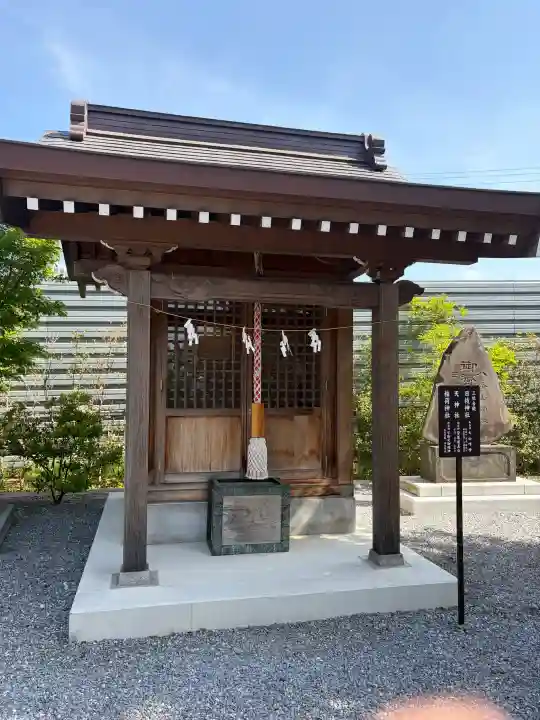 栗橋八坂神社の{uncategorized: "未分類", other: "その他", undefined: "問題あり", building: "その他建物", grave: "お墓", sacred_gate: "鳥居", guardian: "狛犬", statue: "像", buddha: "仏像", history: "歴史", nature: "自然", garden: "庭園", animal: "動物", pagoda: "塔", temizu: "手水舎", mountain_gate: "山門・神門", sanctuary: "本殿・本堂", subordinate: "末社・摂社", art: "芸術", scenery: "景色", jizo: "地蔵", ema: "絵馬", goshuin: "御朱印", omikuji: "おみくじ", items: "授与品その他", amulet: "お守り", goshuincho: "御朱印帳", eats: "食事", festival: "お祭り", votive_dance: "神楽", shichigosan: "七五三参", wedding: "結婚式", experience: "体験その他", initially: "初詣", around: "周辺", anti_infection: "感染症対策"}