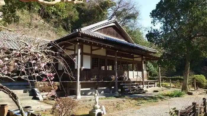 回春院の本殿