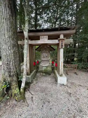 須佐神社の{uncategorized: "未分類", other: "その他", undefined: "問題あり", building: "その他建物", grave: "お墓", sacred_gate: "鳥居", guardian: "狛犬", statue: "像", buddha: "仏像", history: "歴史", nature: "自然", garden: "庭園", animal: "動物", pagoda: "塔", temizu: "手水舎", mountain_gate: "山門・神門", sanctuary: "本殿・本堂", subordinate: "末社・摂社", art: "芸術", scenery: "景色", jizo: "地蔵", ema: "絵馬", goshuin: "御朱印", omikuji: "おみくじ", items: "授与品その他", amulet: "お守り", goshuincho: "御朱印帳", eats: "食事", festival: "お祭り", votive_dance: "神楽", shichigosan: "七五三参", wedding: "結婚式", experience: "体験その他", initially: "初詣", around: "周辺", anti_infection: "感染症対策"}