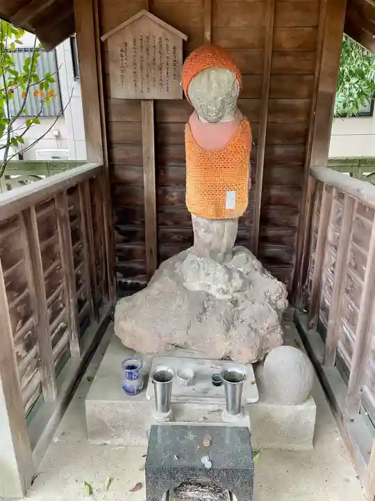 永泉寺の{uncategorized: "未分類", other: "その他", undefined: "問題あり", building: "その他建物", grave: "お墓", sacred_gate: "鳥居", guardian: "狛犬", statue: "像", buddha: "仏像", history: "歴史", nature: "自然", garden: "庭園", animal: "動物", pagoda: "塔", temizu: "手水舎", mountain_gate: "山門・神門", sanctuary: "本殿・本堂", subordinate: "末社・摂社", art: "芸術", scenery: "景色", jizo: "地蔵", ema: "絵馬", goshuin: "御朱印", omikuji: "おみくじ", items: "授与品その他", amulet: "お守り", goshuincho: "御朱印帳", eats: "食事", festival: "お祭り", votive_dance: "神楽", shichigosan: "七五三参", wedding: "結婚式", experience: "体験その他", initially: "初詣", around: "周辺", anti_infection: "感染症対策"}