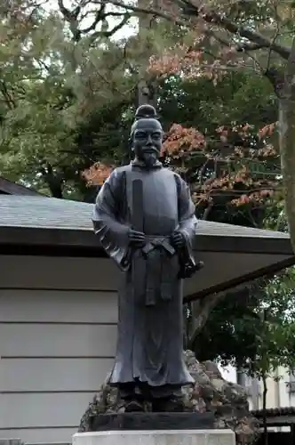 護王神社の像