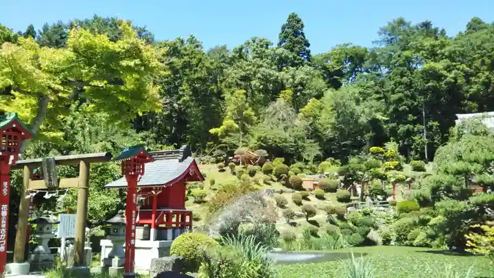 榊山稲荷神社の庭園