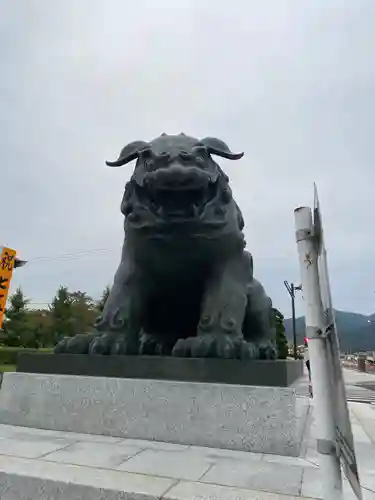 山形縣護國神社の狛犬