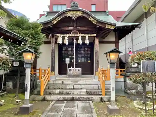 湯島御霊社の本殿・本堂