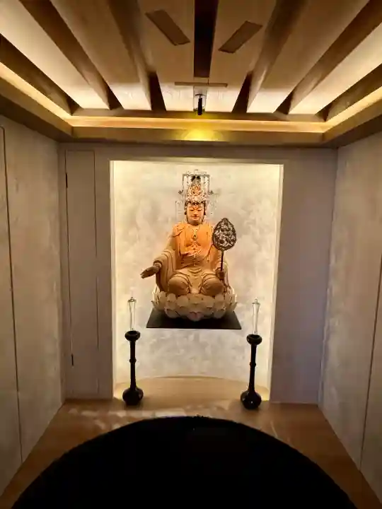 伊勢の国 四天王寺の{uncategorized: "未分類", other: "その他", undefined: "問題あり", building: "その他建物", grave: "お墓", sacred_gate: "鳥居", guardian: "狛犬", statue: "像", buddha: "仏像", history: "歴史", nature: "自然", garden: "庭園", animal: "動物", pagoda: "塔", temizu: "手水舎", mountain_gate: "山門・神門", sanctuary: "本殿・本堂", subordinate: "末社・摂社", art: "芸術", scenery: "景色", jizo: "地蔵", ema: "絵馬", goshuin: "御朱印", omikuji: "おみくじ", items: "授与品その他", amulet: "お守り", goshuincho: "御朱印帳", eats: "食事", festival: "お祭り", votive_dance: "神楽", shichigosan: "七五三参", wedding: "結婚式", experience: "体験その他", initially: "初詣", around: "周辺", anti_infection: "感染症対策"}