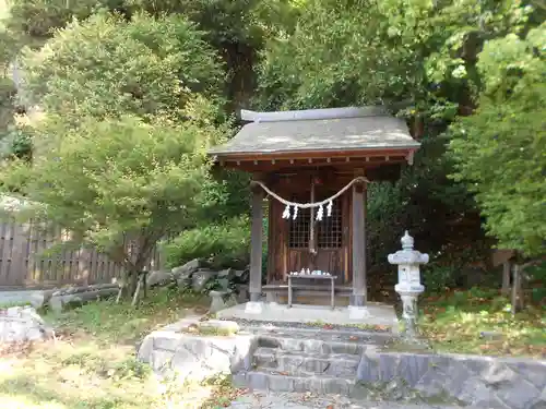 中村神社の本殿