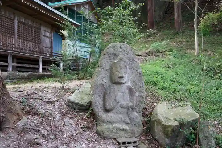 八幡神社(岩窪切岸城址)の仏像