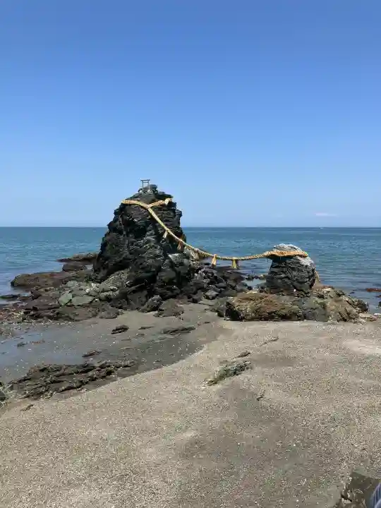 二見興玉神社の{uncategorized: "未分類", other: "その他", undefined: "問題あり", building: "その他建物", grave: "お墓", sacred_gate: "鳥居", guardian: "狛犬", statue: "像", buddha: "仏像", history: "歴史", nature: "自然", garden: "庭園", animal: "動物", pagoda: "塔", temizu: "手水舎", mountain_gate: "山門・神門", sanctuary: "本殿・本堂", subordinate: "末社・摂社", art: "芸術", scenery: "景色", jizo: "地蔵", ema: "絵馬", goshuin: "御朱印", omikuji: "おみくじ", items: "授与品その他", amulet: "お守り", goshuincho: "御朱印帳", eats: "食事", festival: "お祭り", votive_dance: "神楽", shichigosan: "七五三参", wedding: "結婚式", experience: "体験その他", initially: "初詣", around: "周辺", anti_infection: "感染症対策"}