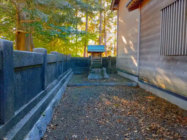 稲荷神社(小田渕町)の末社・摂社