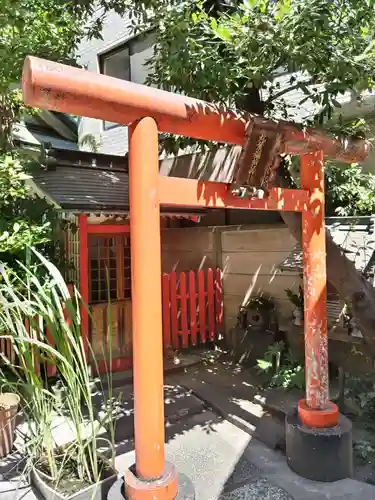 銀杏岡八幡神社の鳥居