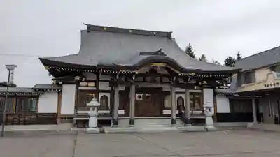 鶴林寺の本殿・本堂