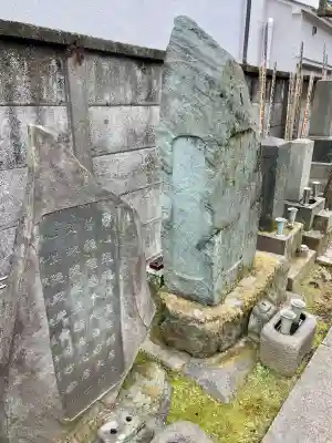 妙情寺の{uncategorized: "未分類", other: "その他", undefined: "問題あり", building: "その他建物", grave: "お墓", sacred_gate: "鳥居", guardian: "狛犬", statue: "像", buddha: "仏像", history: "歴史", nature: "自然", garden: "庭園", animal: "動物", pagoda: "塔", temizu: "手水舎", mountain_gate: "山門・神門", sanctuary: "本殿・本堂", subordinate: "末社・摂社", art: "芸術", scenery: "景色", jizo: "地蔵", ema: "絵馬", goshuin: "御朱印", omikuji: "おみくじ", items: "授与品その他", amulet: "お守り", goshuincho: "御朱印帳", eats: "食事", festival: "お祭り", votive_dance: "神楽", shichigosan: "七五三参", wedding: "結婚式", experience: "体験その他", initially: "初詣", around: "周辺", anti_infection: "感染症対策"}