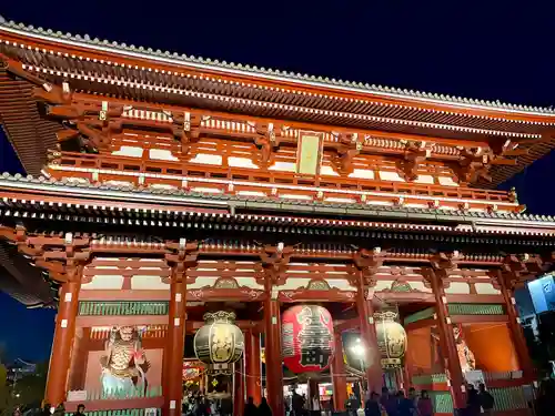 浅草寺の山門・神門