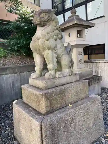 白金氷川神社の狛犬