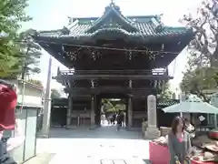 題経寺（柴又帝釈天）の山門